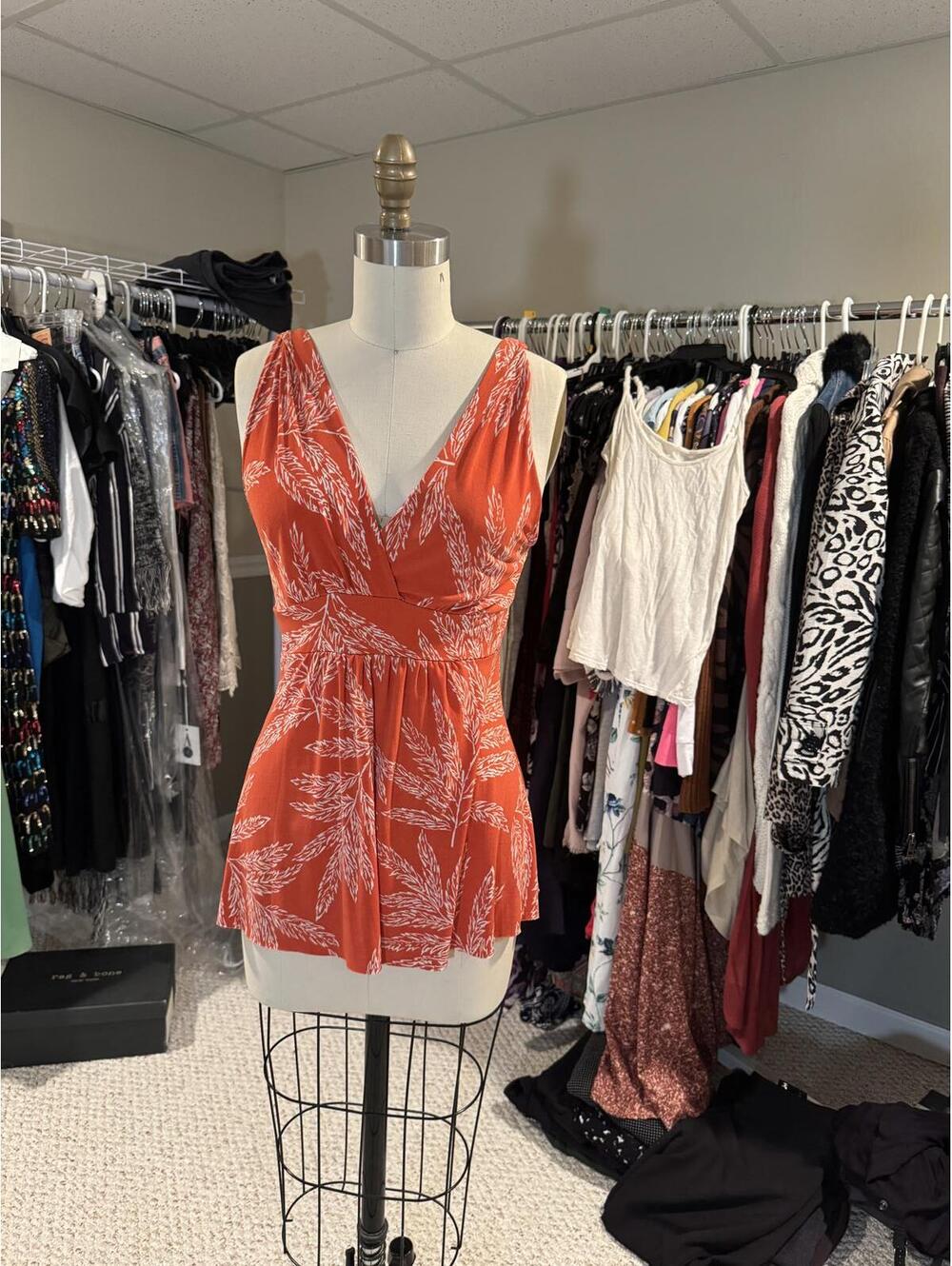 Y2K Orange Sleeveless V-Neck Printed Top - Medium